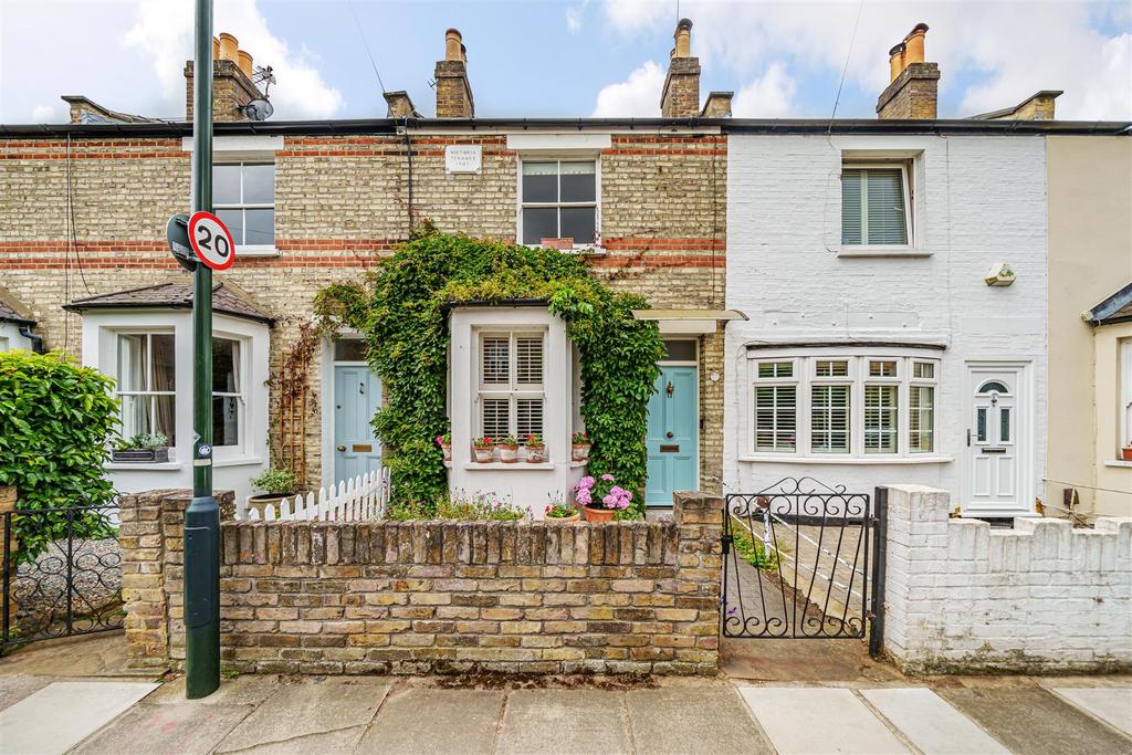 Lock Road, Richmond TW10 3 bed terraced house for sale £950,000
