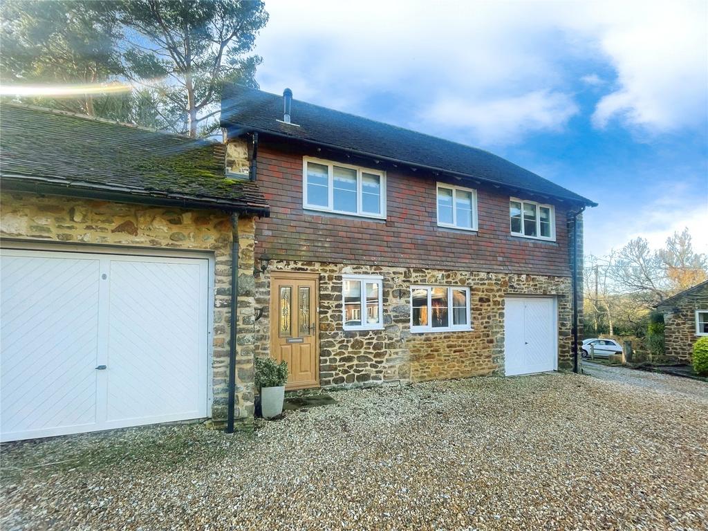 Loop Farm Road, Lytchett Matravers, BH16 4 bed house £1,495 pcm (£345 pw)