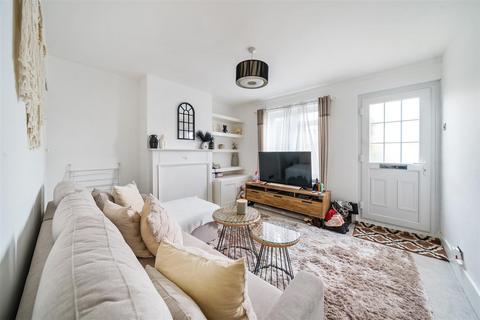 1 bedroom cottage to rent, Hawks Road, Kingston Upon Thames KT1
