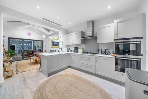 17 Craven Road, Kingston Upon Thames, KT2 6LW