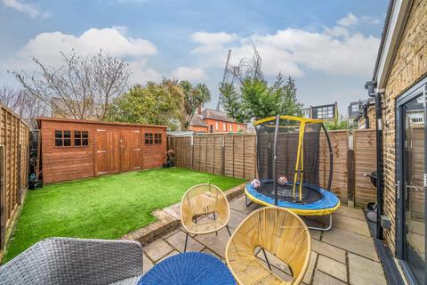 17 Craven Road, Kingston Upon Thames, KT2 6LW