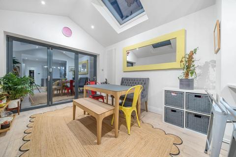 17 Craven Road, Kingston Upon Thames, KT2 6LW
