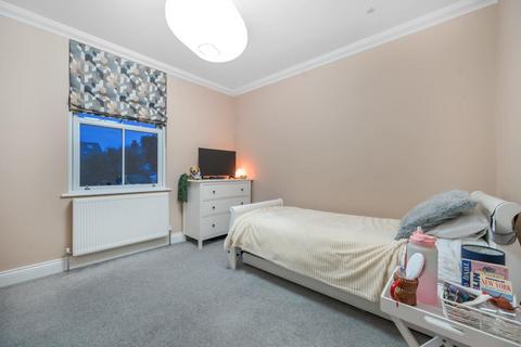 17 Craven Road, Kingston Upon Thames, KT2 6LW