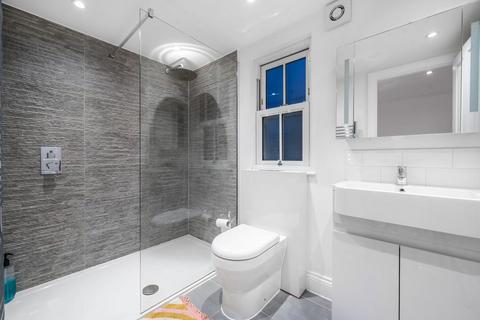 17 Craven Road, Kingston Upon Thames, KT2 6LW