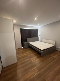 2 bedroom flat for sale, Mintern Close Hedge Lane, N13 5SX