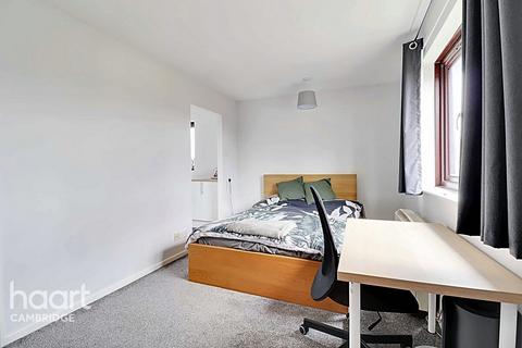 77 Corrie Road, Cambridge, CB1 3QQ