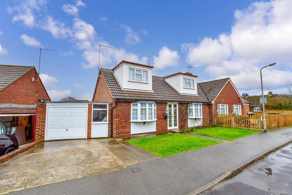 Chilton Drive, Higham, Rochester, Kent 3 bed chalet for sale £425,000