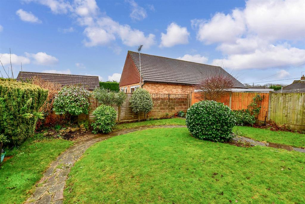 Chilton Drive, Higham, Rochester, Kent 3 bed chalet for sale £425,000