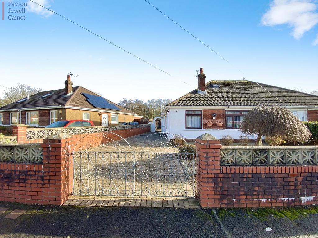 Felindre Avenue, Pencoed, Bridgend County. CF35 5PD 2 bed semidetached bungalow for sale £199,995