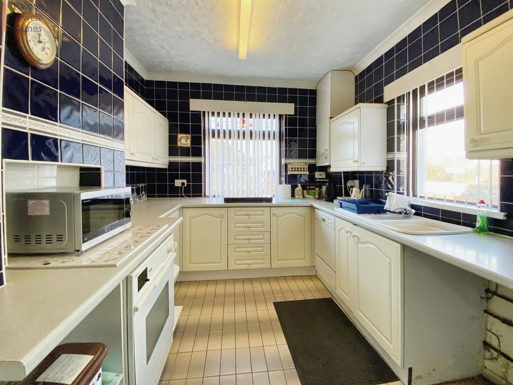 Felindre Avenue, Pencoed, Bridgend County. CF35 5PD 2 bed semidetached bungalow for sale £199,995