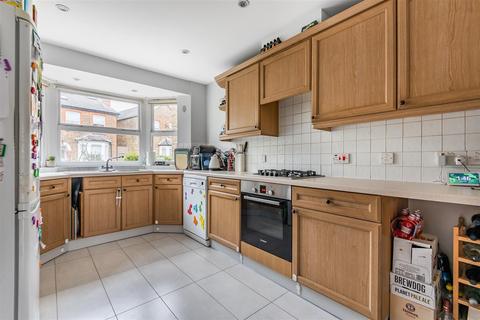 3 bedroom house to rent, 9 Dinton Road, Kingston Upon Thames KT2