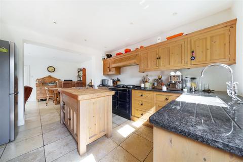 2 bedroom end of terrace house for sale, Alrose Villas, Plough Road, Epsom KT19