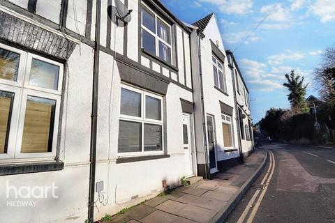 3 bedroom terraced house to rent, Borstal Street, Rochester