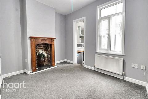 3 bedroom terraced house to rent, Borstal Street, Rochester