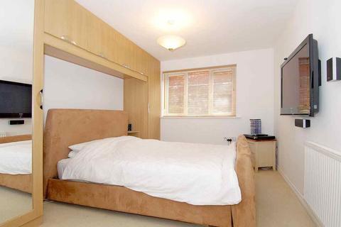 2 bedroom flat for sale, Phoenix Court, New Malden KT3