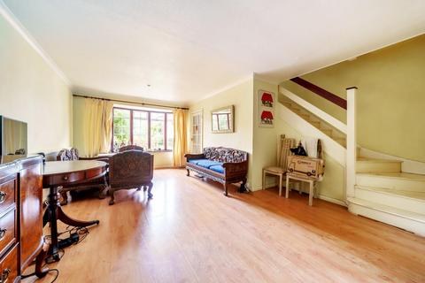 8 Cherrywood Close, Kingston Upon Thames, KT2 6SF