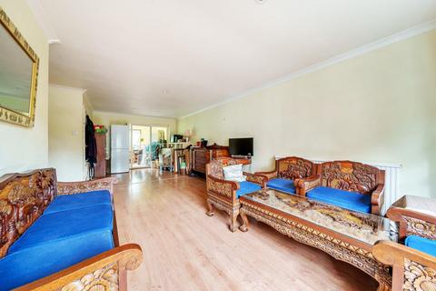 8 Cherrywood Close, Kingston Upon Thames, KT2 6SF