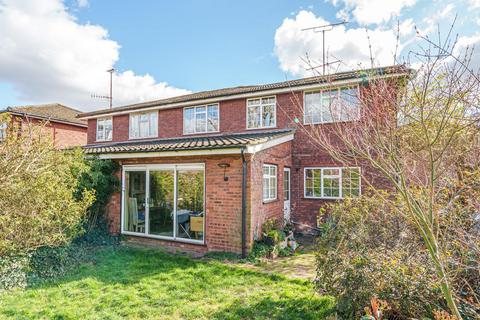 8 Cherrywood Close, Kingston Upon Thames, KT2 6SF