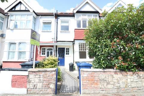 12 Bernard Avenue, London, W13 9TG