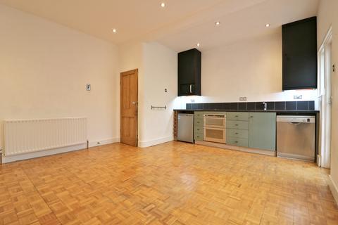 12 Bernard Avenue, London, W13 9TG