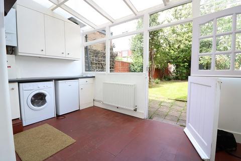 12 Bernard Avenue, London, W13 9TG