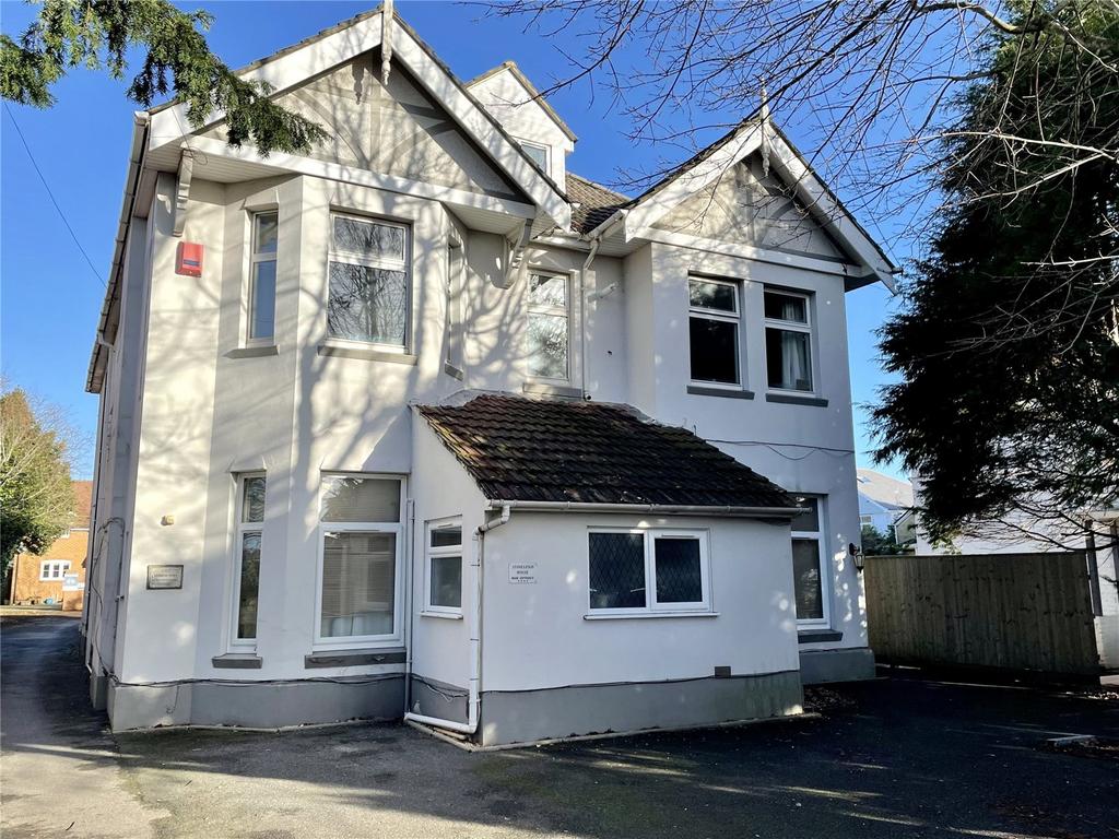 Richmond Park Road, Bournemouth, BH8 2 bed apartment for sale £190,000