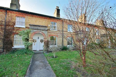 95 Raglan Road, Knaphill, Woking, GU21 2AR