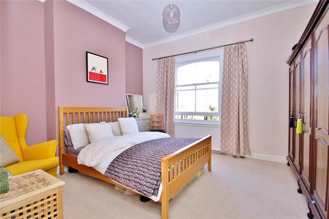 95 Raglan Road, Knaphill, Woking, GU21 2AR