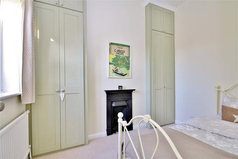 95 Raglan Road, Knaphill, Woking, GU21 2AR