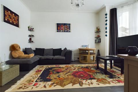 Flat 3, 23 Harvey Road, Bournemouth, BH5 2AD