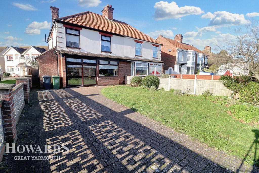 Beatty Road, Great Yarmouth 3 bed semidetached house for sale £265,000
