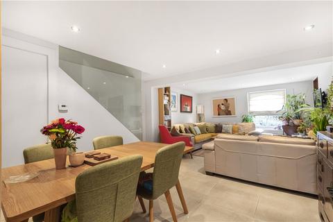 12 Lynton Road, London, SE1 5QR