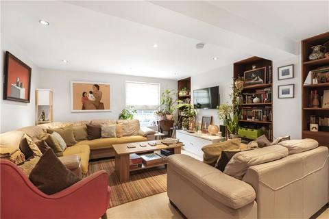 12 Lynton Road, London, SE1 5QR