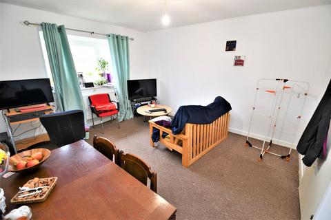 3 bedroom flat for sale - Canterbury Gardens, Reeves Court, M5
