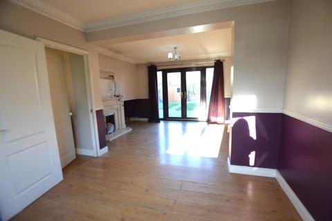 3 bedroom terraced house to rent, Tanys Dell