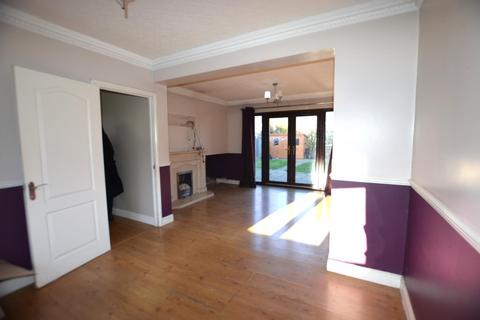 3 bedroom terraced house to rent, Tanys Dell