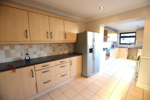 3 bedroom terraced house to rent, Tanys Dell