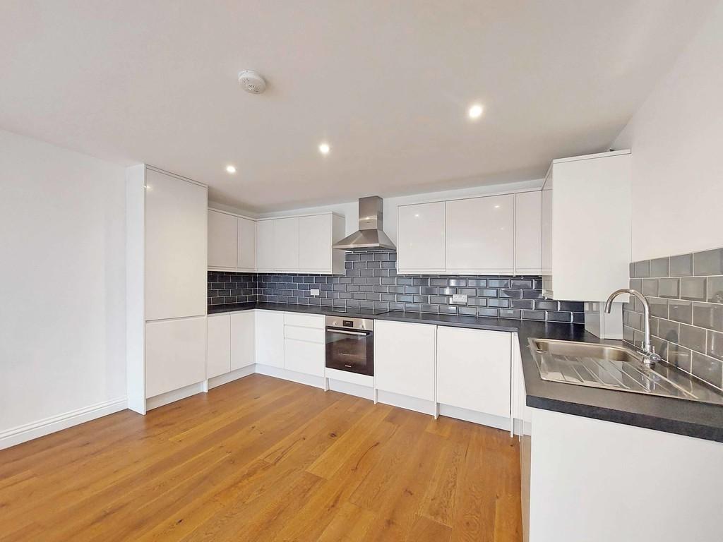 Pinner View, Harrow HA1 2 bed ground floor for sale £450,000