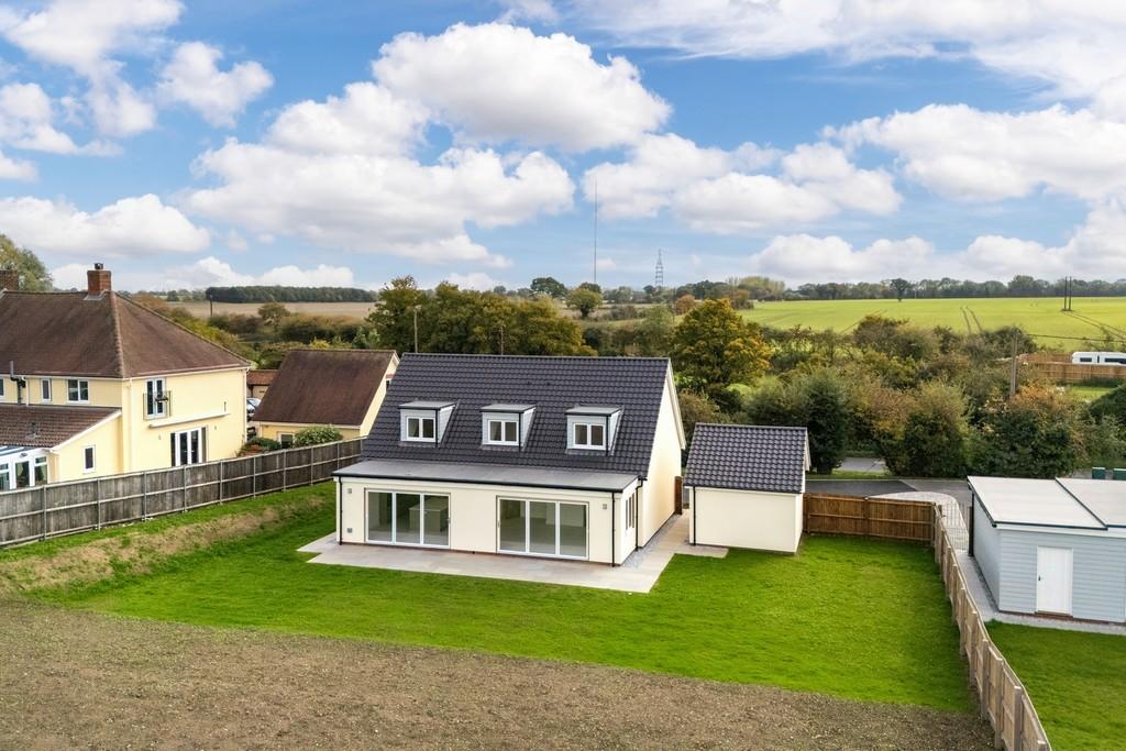 1440px-Elm Tree View 67