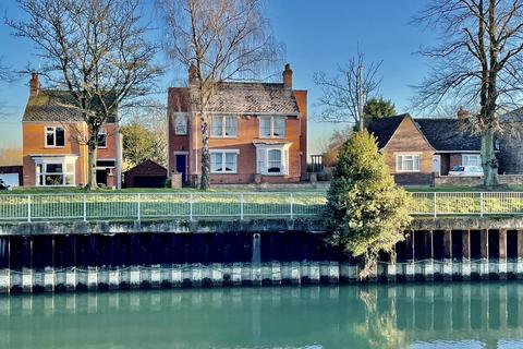 3 bedroom detached house for sale, Cowbit Road, Spalding