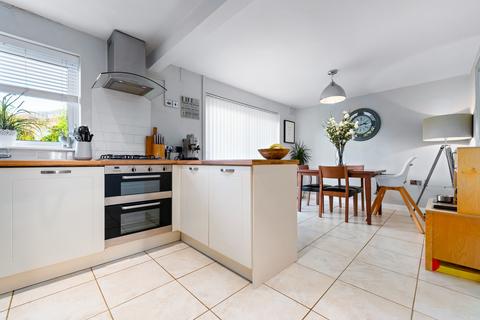 12 Springfield Gardens, Morganstown, Cardiff, CF15 8LQ