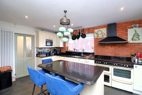 4 bedroom detached house for sale, Bridge Street, Brownhills