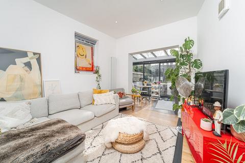 2b Ridge Road, London, N8 9LG