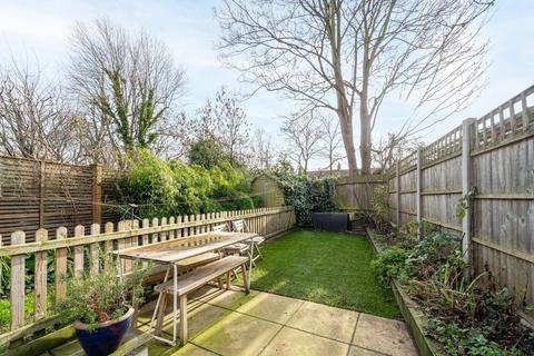 2b Ridge Road, London, N8 9LG