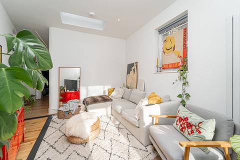 2b Ridge Road, London, N8 9LG