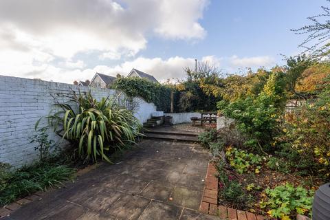 22 Howard Road, Dorking, RH4 3HP