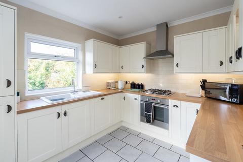 22 Howard Road, Dorking, RH4 3HP