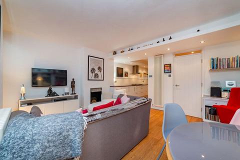 2 bedroom apartment for sale, Randolph Gardens, London
