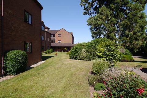 1 bedroom flat for sale, Priory Court, Wellington TA21