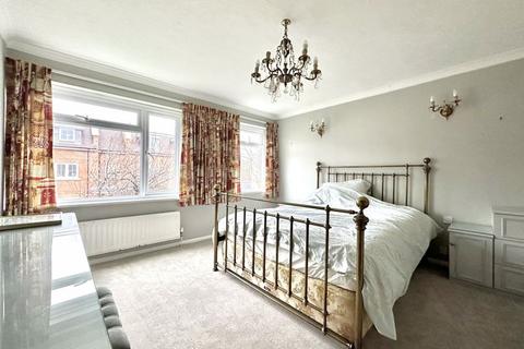12, Cleves Court Mill Road, Epsom, KT17 4AQ